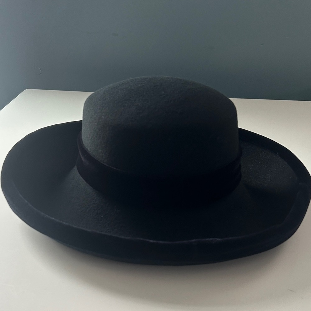 Bollman Elegant Black Wide-Brim Hat